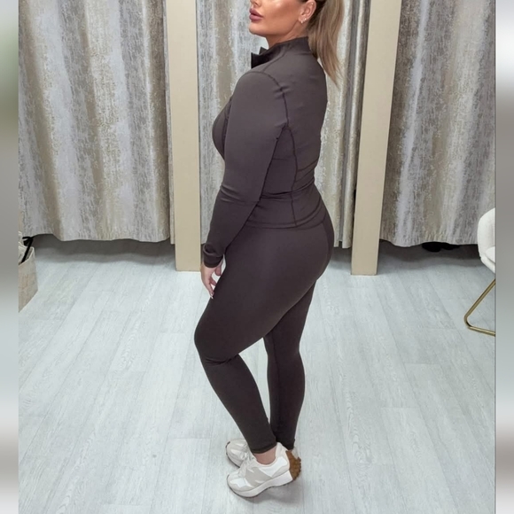 Women's Define Slimming Yoga Athletic Set - Expresso - Picture 3 of 8